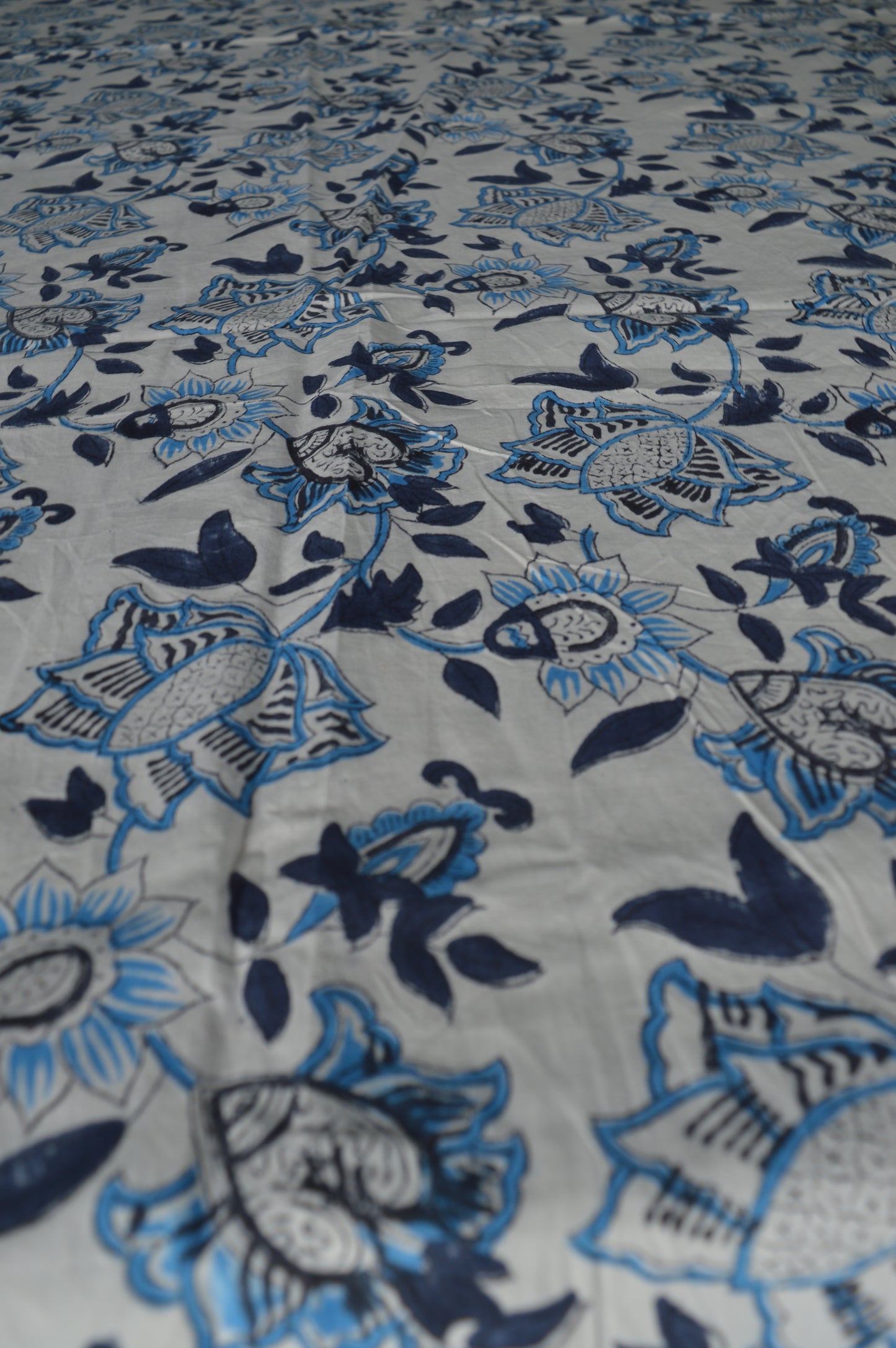 Indian Hand Block Traditional Printed Tablecloth Handmade Cotton Floral 6 Seater Tabletop Decorative for Dinning Table 60 * 90 Inches with Nepkins